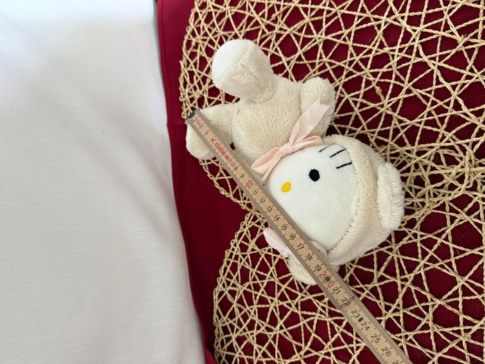 Doudou chat HELLO KITTY déguisé en ours blanc SANRIO - photo numéro 3