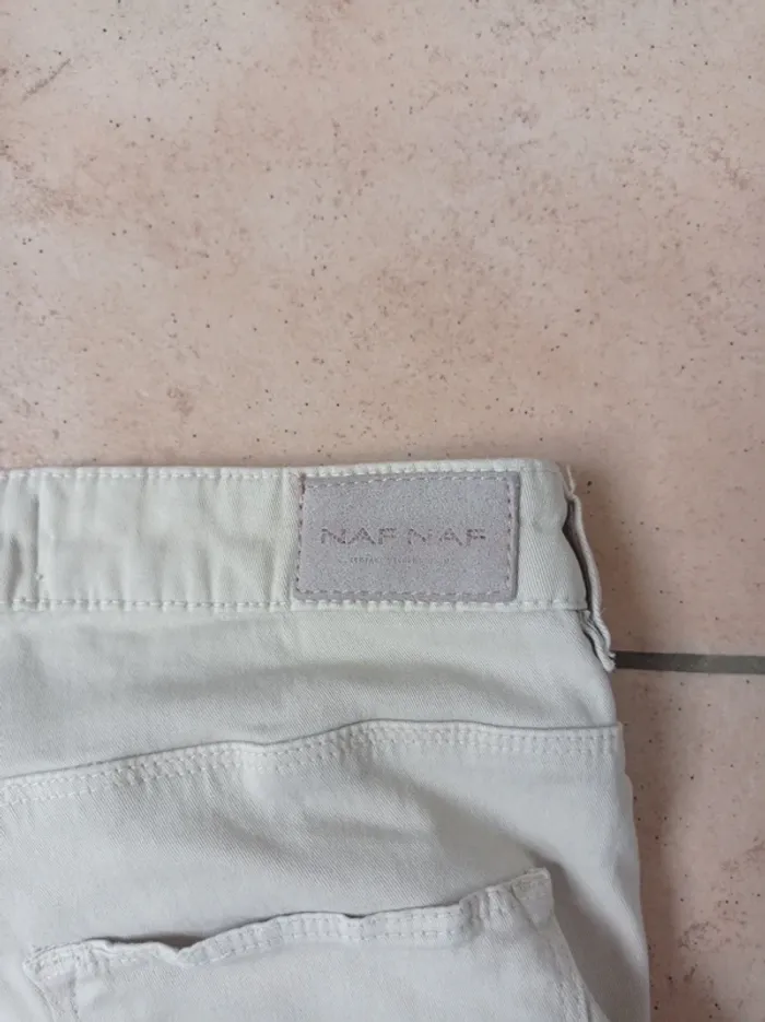 Jean beige avec boutons - photo numéro 4