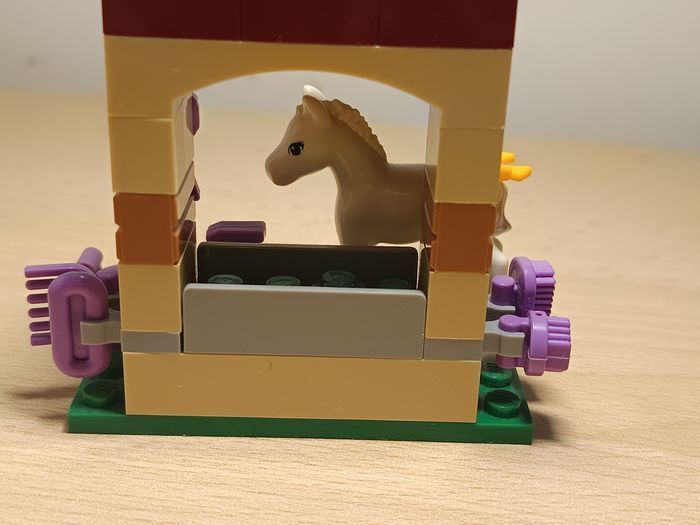 🐎🏇🏻🎠 Mini écurie Lego Friends avec auge et set complet de soin du cheval - photo numéro 3