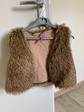 Veste sans manches fourrure 12 ans