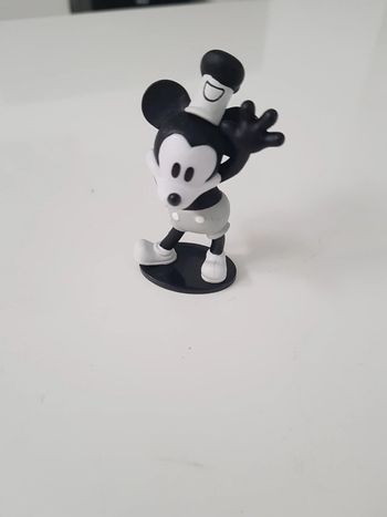 Figurine collection Mickey noir et blanc