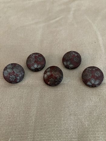 Boutons reflets violets