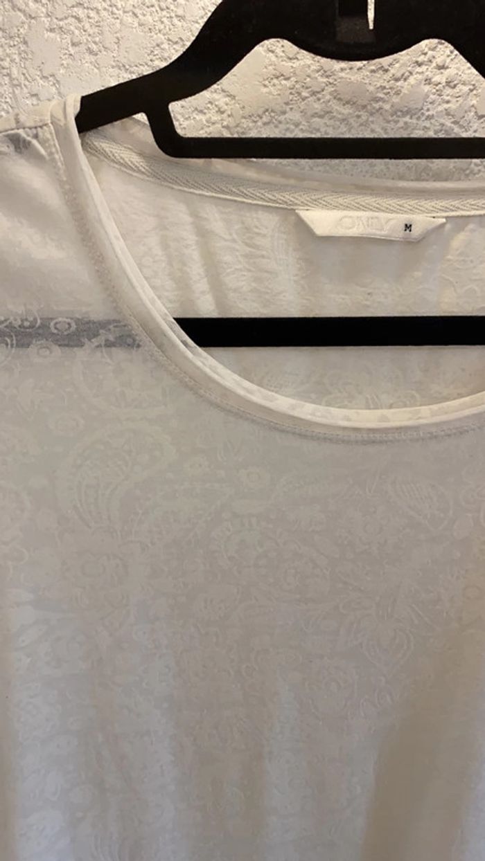 Tee-shirts blanc - photo numéro 2