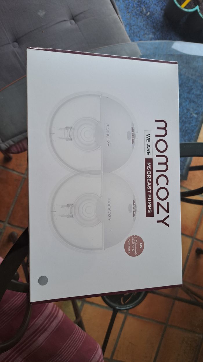 Momcozy - neuf jamais ouvert