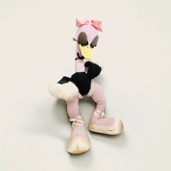 Peluche rare Disney Fantasia – Madame Upanova, autruche ballerine – années 1990, 48 cm avec nœud.