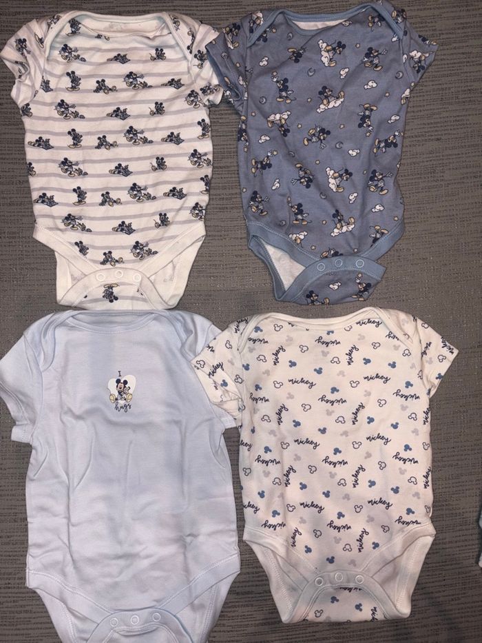 Lot 8 bodys Disney
