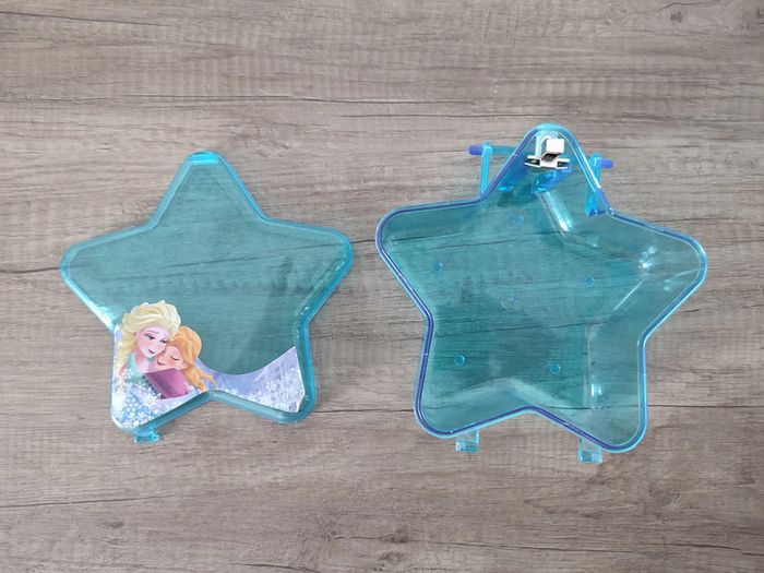 Boite la reine des neiges en forme d'étoile en plastique - photo numéro 2