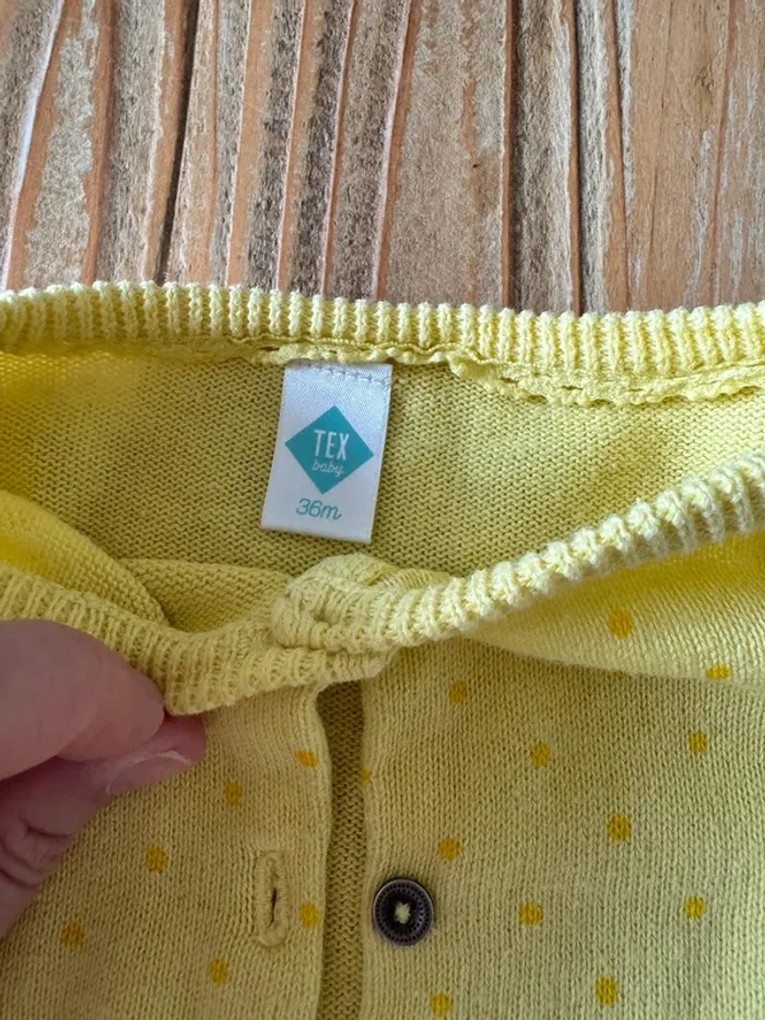 Gilet jaune à pois - photo numéro 2