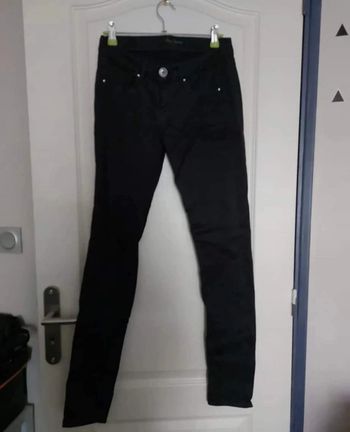 Pantalon noir avec motif