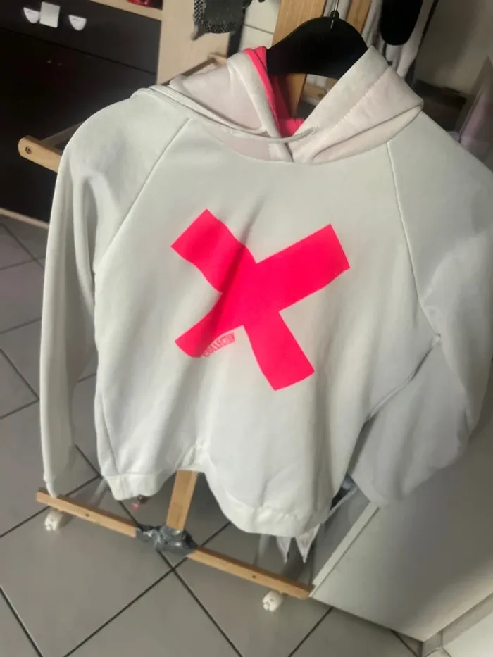 Sweet à capuche femme