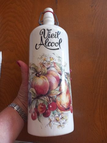 Bouteille vieil alcool