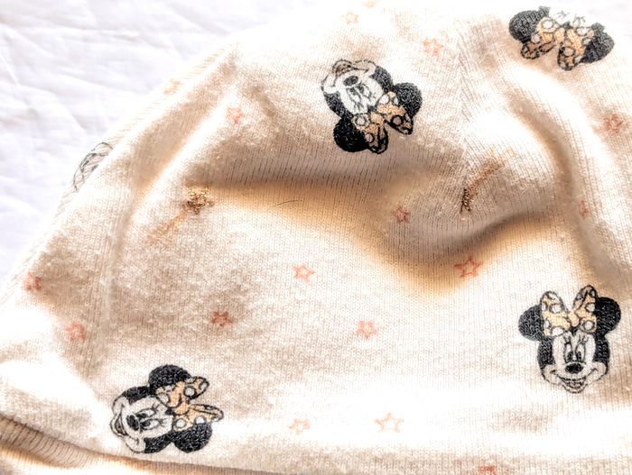 Petit Bonnet Disney Blanc Motif Dessins Têtes Minnie Etoiles Accessoire Petits Enfants Bébés - photo numéro 2