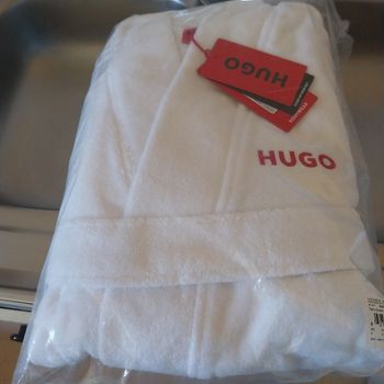 Peignoir jamais utilisé 100% authentique Hugo boss taille S
