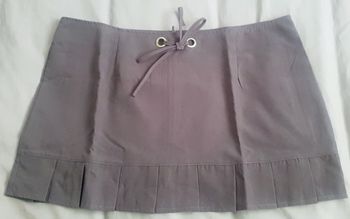 Jupe courte Boohoo taille 44 grise à plis et lacets