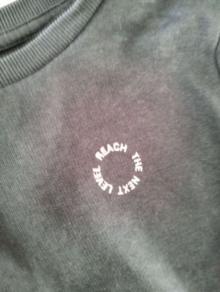 Pull noir kiabi (5 ans) 108-113 cm 60% coton 40% polyester - photo numéro 4