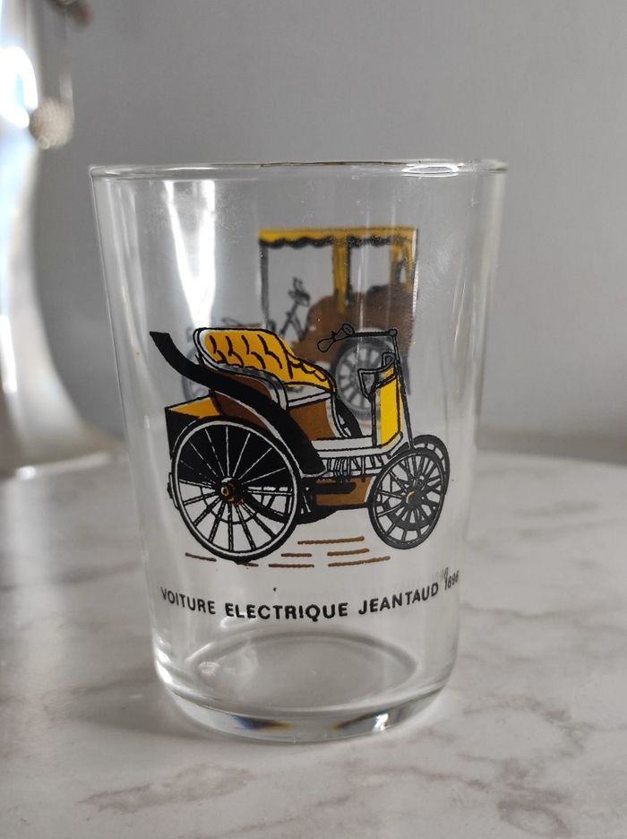 Verre ancienne voiture