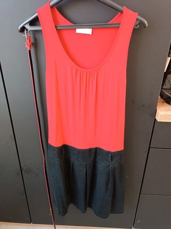 Robe rouge et noir