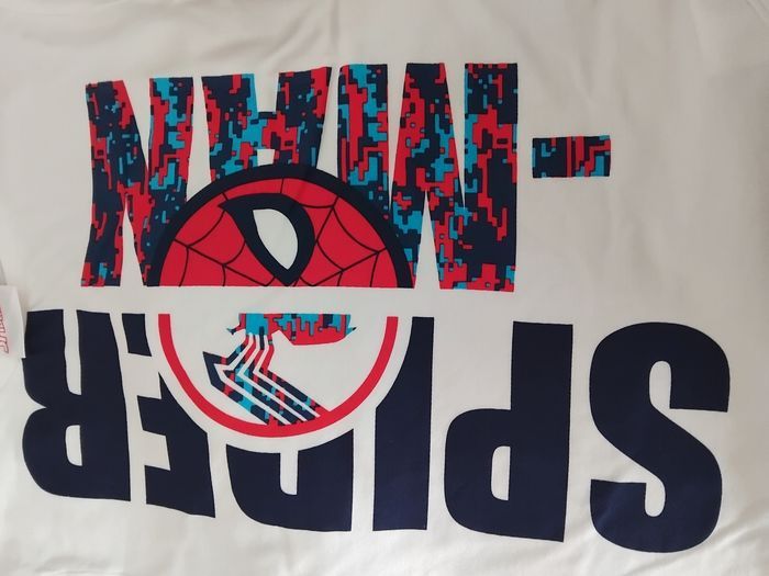 Tee-shirt Spiderman neuf avec étiquettes 8 ans - photo numéro 4