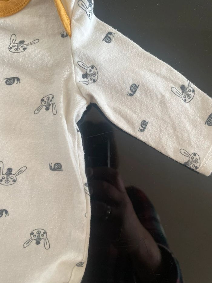 Body 1 mois tape à l œil - photo numéro 2