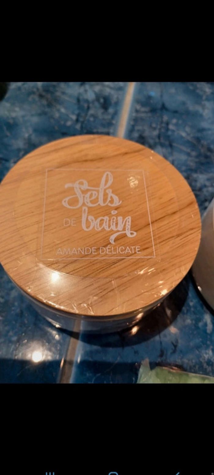 Sel de bain amande et figue 2 x 200 gr en pot et 1 sachet idée cadeau 🎁 - photo numéro 4