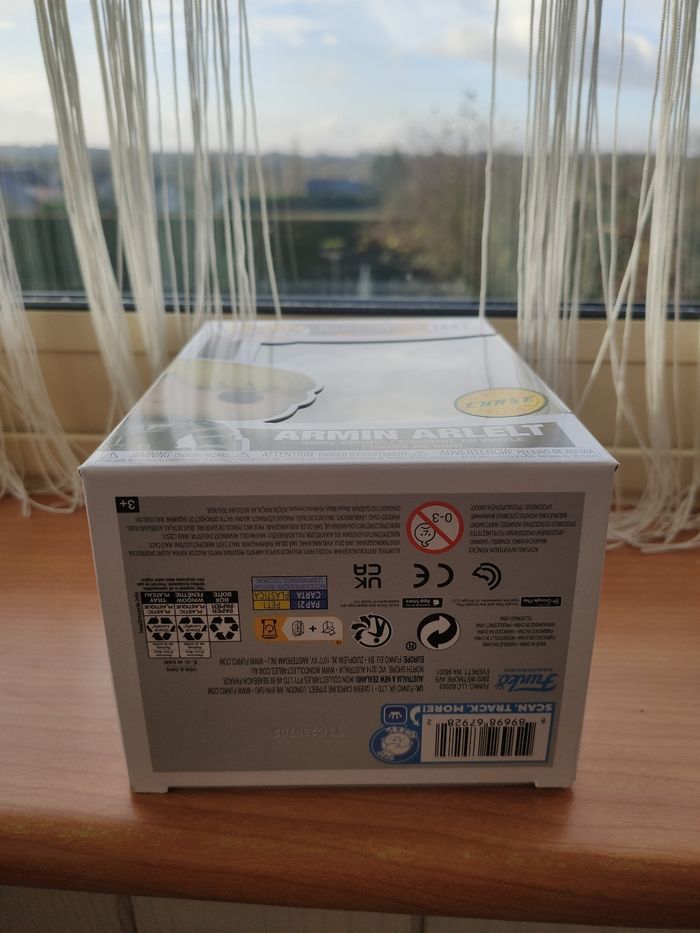 Funko pop Armin Arlelt 1447 chase - photo numéro 4