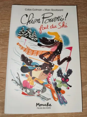 Chien pourri fait du ski