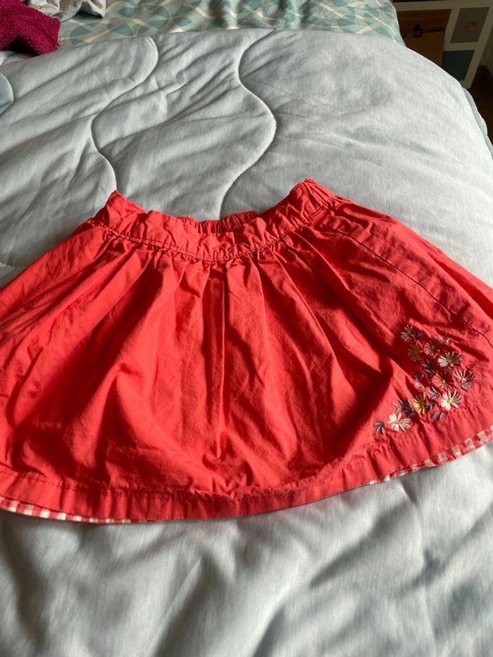 2 jupes 4/5ans - photo numéro 3