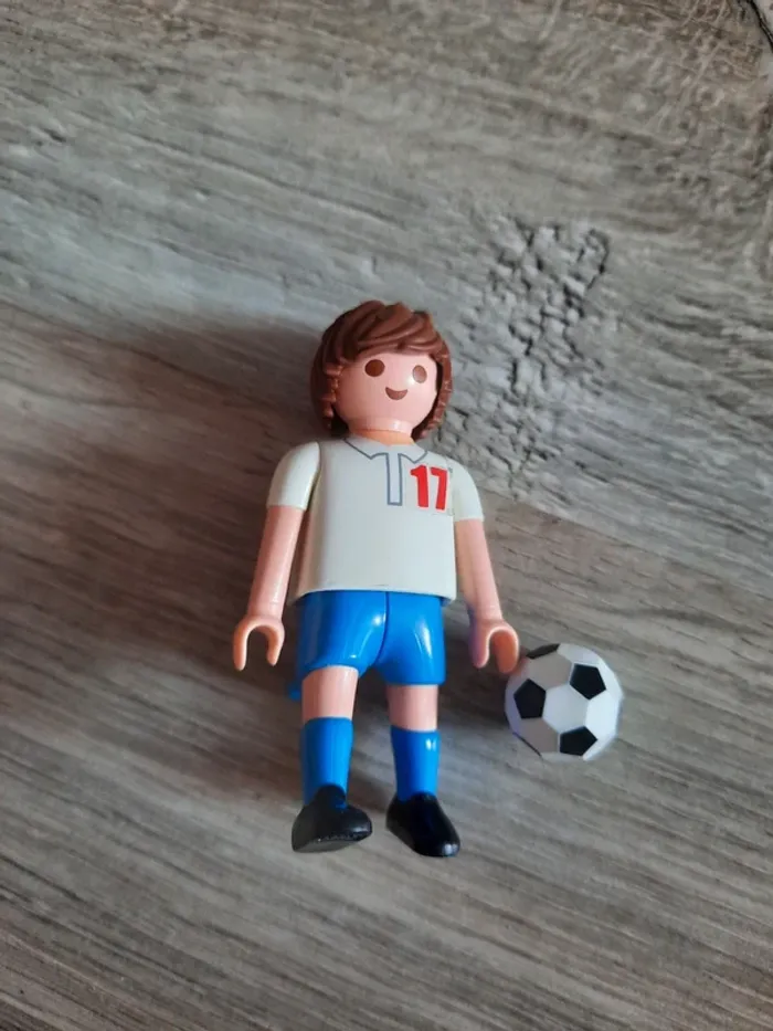 Lot 4 figurines+accessoires 'playmobil' - photo numéro 4