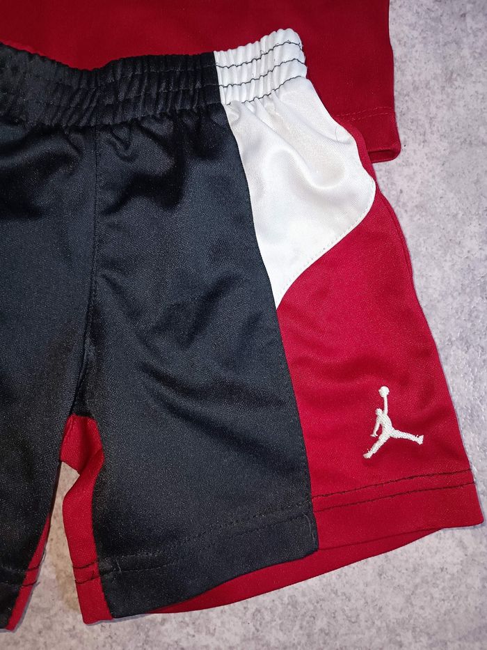 Ensemble Jordan 2 ans - photo numéro 2