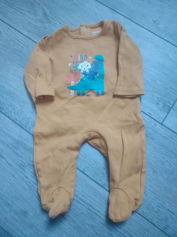 Pyjama 1 mois neuf