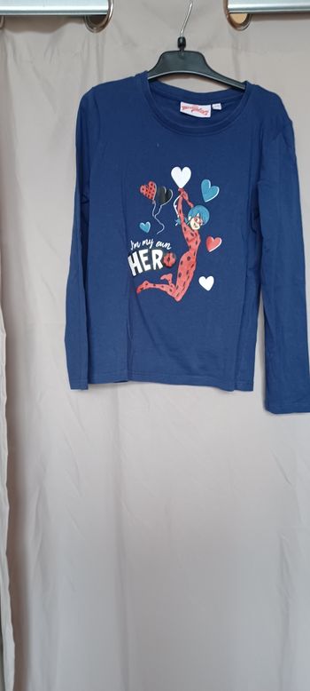 Très beau t-shirt manches longues fille T  10 ans 