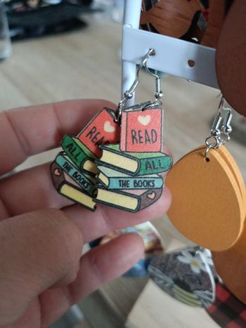 Boucles d'oreilles pile de livres Books