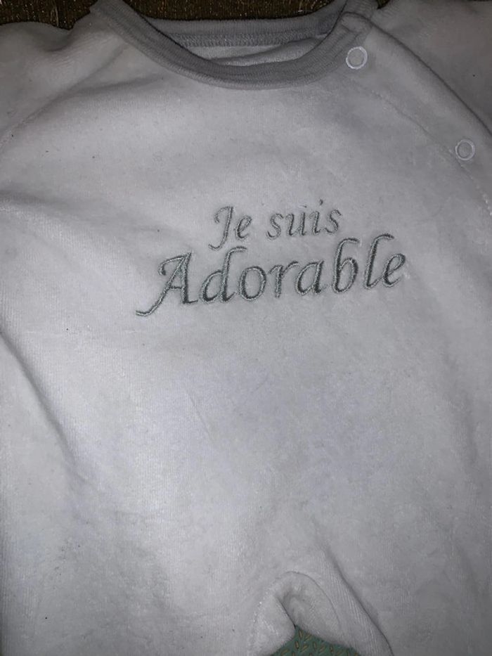 Deux pyjamas 1 mois excellent état - photo numéro 2