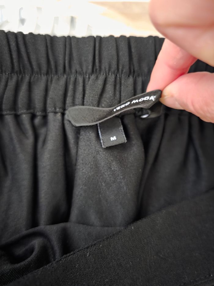 Jolie jupe noire vero moda taille m - photo numéro 5