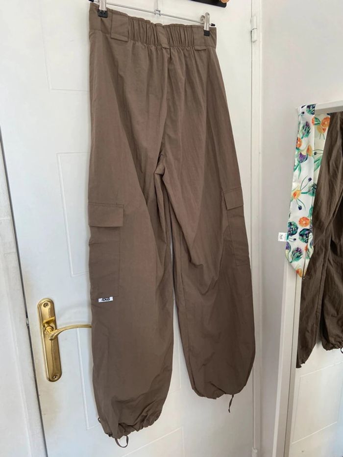 Pantalon parachute cargo kaki ASOS Taille M - photo numéro 2