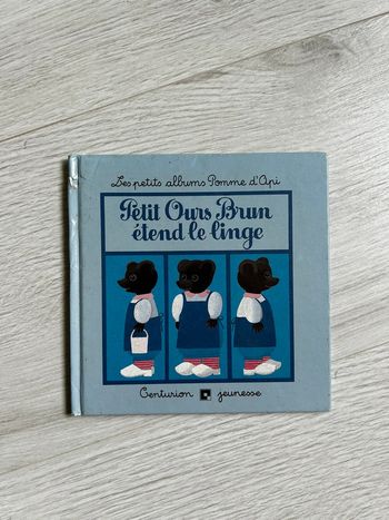 Livre petit ours brun