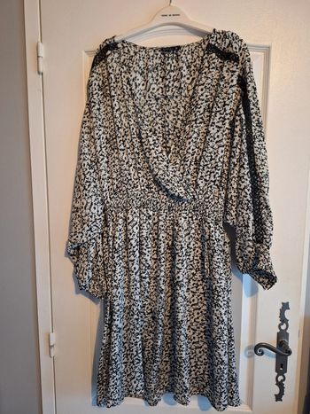 Robe noir et blanche