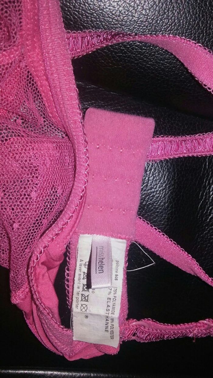 Soutien gorge rose pétant - photo numéro 2