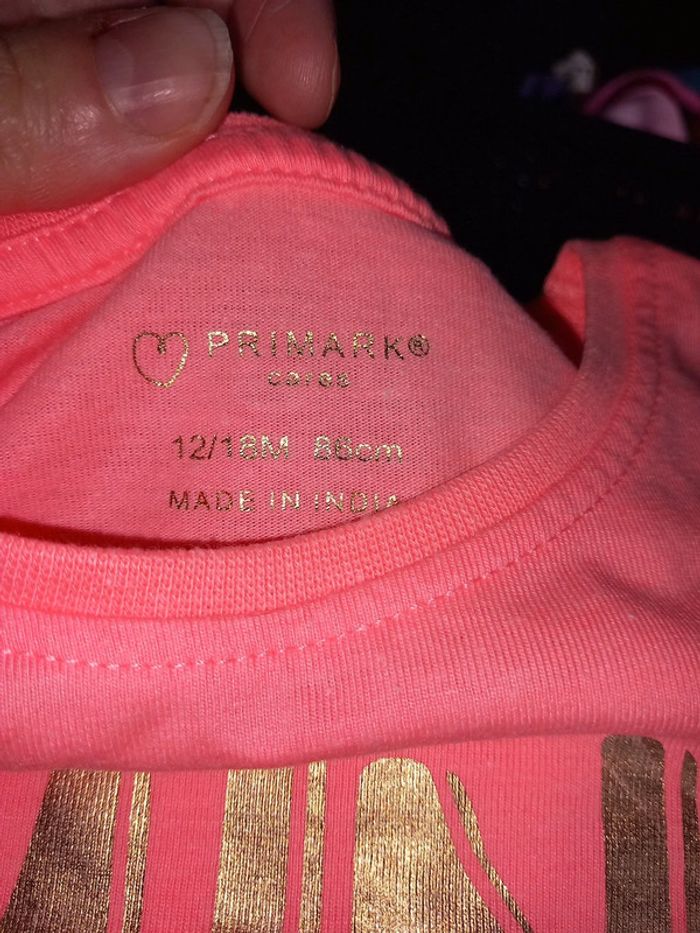 T-shirt taille 12/18mois 86cm primark - photo numéro 3