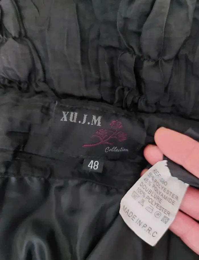 Manteau noir long et plissé - photo numéro 9