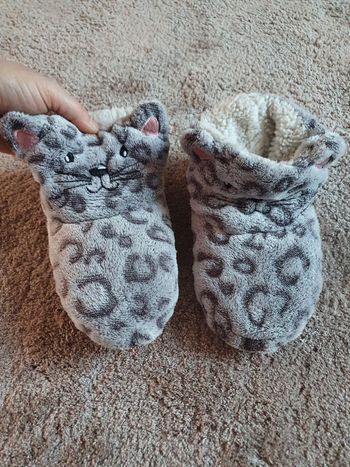 Pantoufles chaussons chat p 30/31