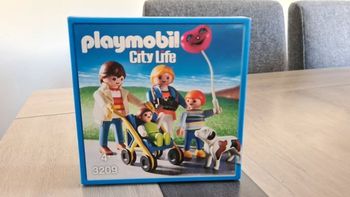 Playmobil 3209 - Famille et poussette.