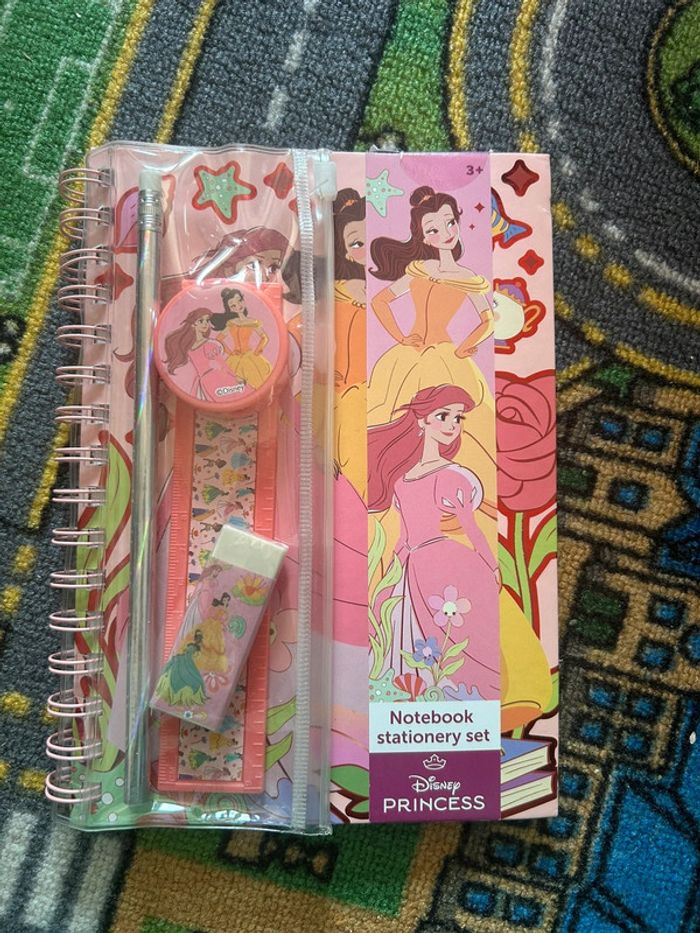 Neuf – Kit écriture + carnet Princesse Disney