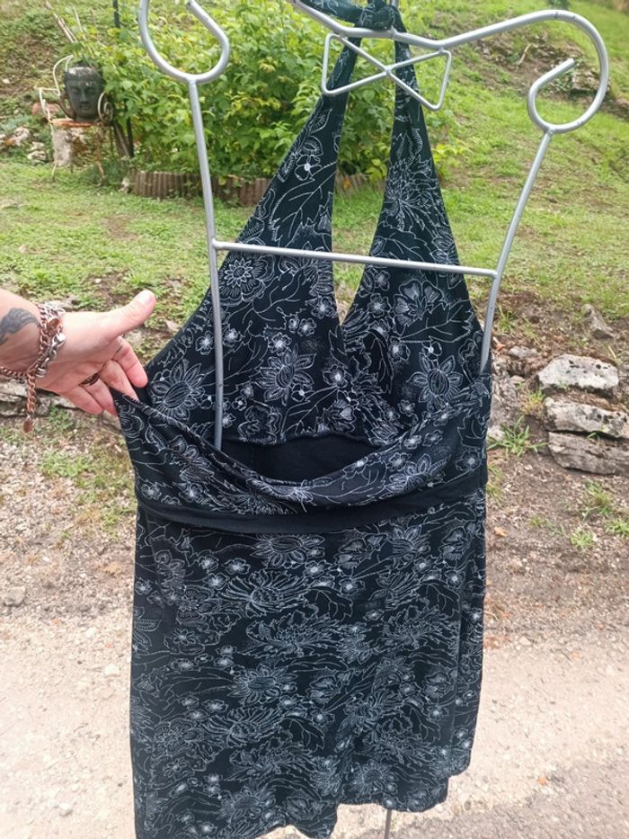 Robe dos nu - photo numéro 3