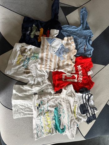 Lots vêtements pour bebe