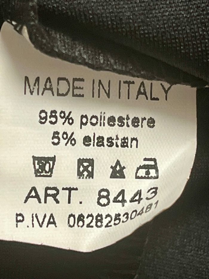 Robe noire dos nu - photo numéro 5