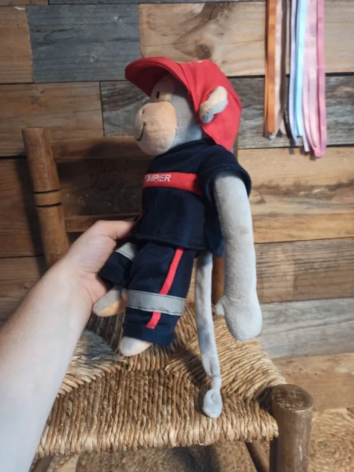Peluche Popi en pompier 😉 tbe - photo numéro 6