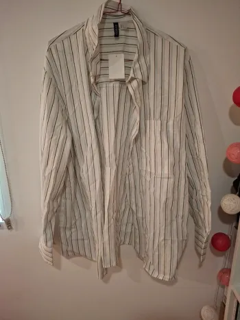 Chemise loose blanche à rayures bleues L