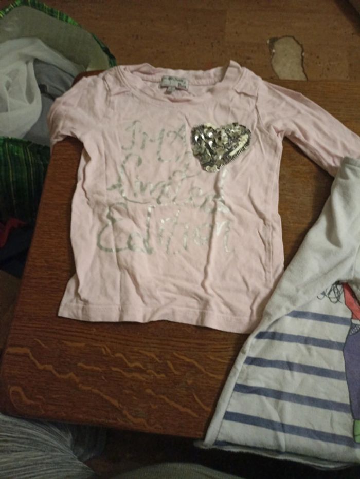 2 t-shirts manches longues