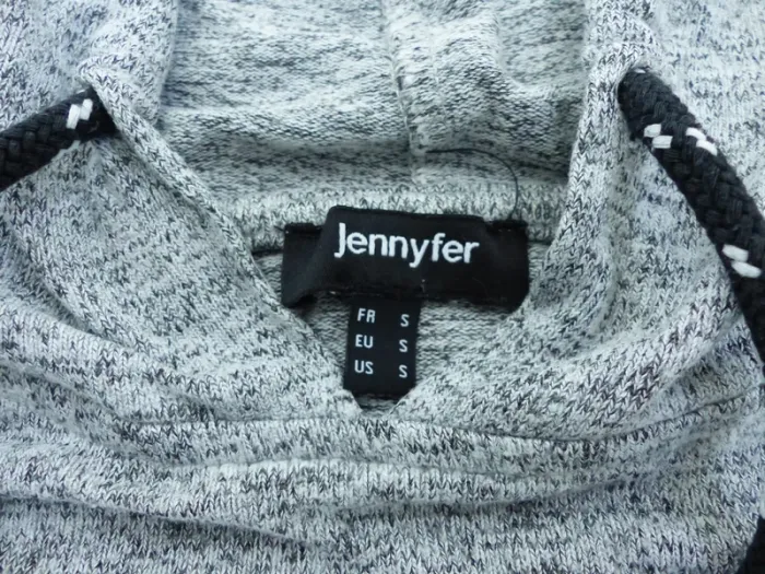 Joli sweat gris a capuche court mais pas trop en S - photo numéro 5